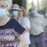 Cu mască în București/FOTO: Inquam Photos/Octav Ganea
