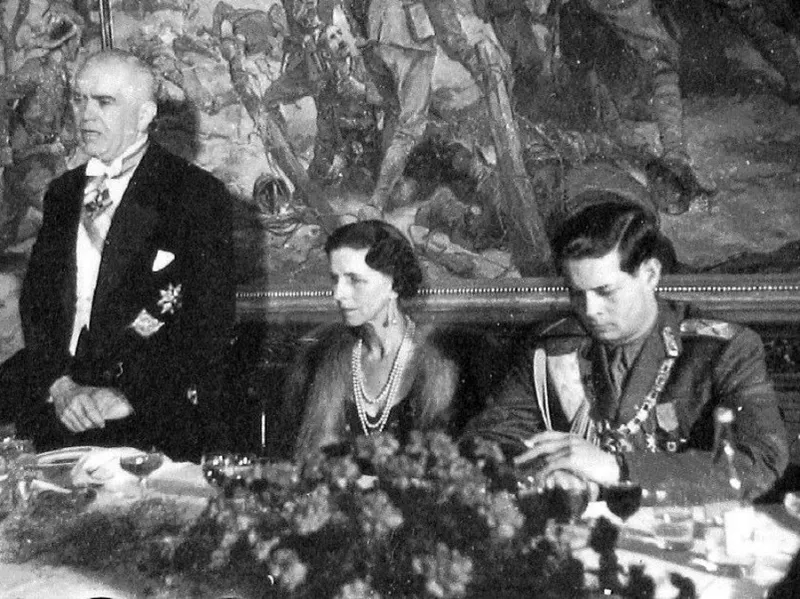 Regele Mihai cu Regina-mamă și Petru Groza