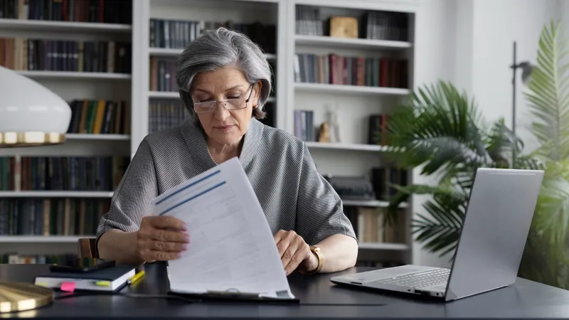 Anunț de la Casa de Pensie. Pensionarii trebuie să se prezinte la ghișee până la finalul lunii Foto: Freepik (fotografie cu caracter ilustrativ)