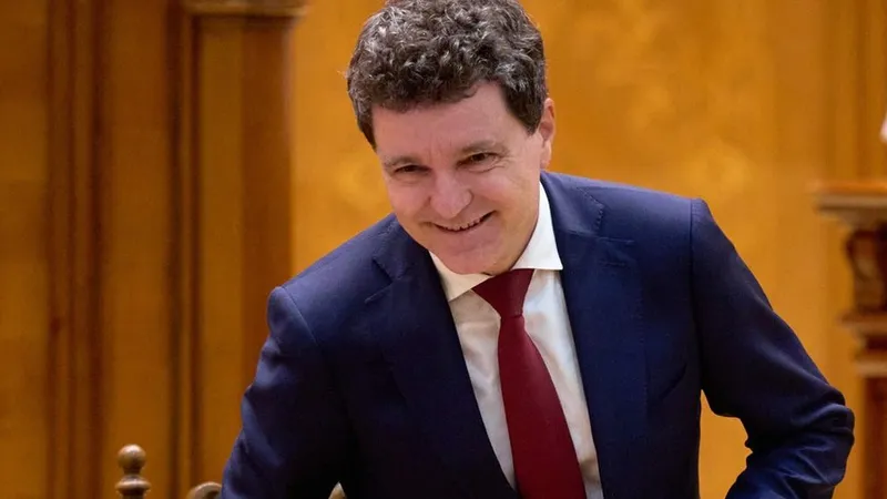 Preşedintele ales Nicuşor Dan zâmbeşte, în timpul ceremoniei de depunere a Jurământului - Foto: Profimedia Images