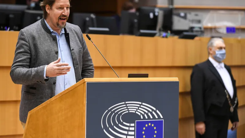 Thomas Waitz, co-președintele „Verzilor” / FB