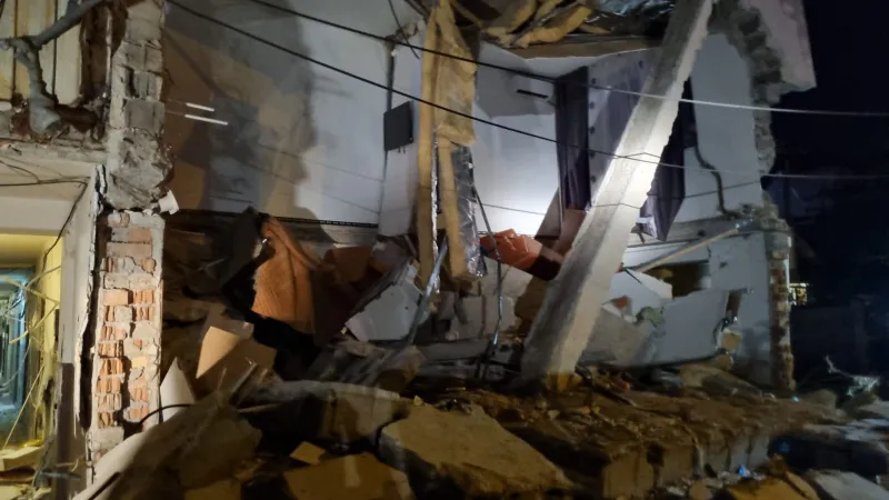 O femeie a murit după ce blocul în care se afla a explodat. Planul roșu de intervenție activat - Foto: ISU Craiova