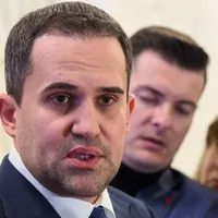 Ciprian Şerban, la declaraţii, în Camera Deputaţilor - Foto: Profimedia Images