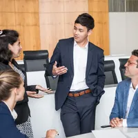 Leadership digital: Românii se pot califica, în premieră, la burse de master și MBA la ESMT Berlin - Foto: BMW