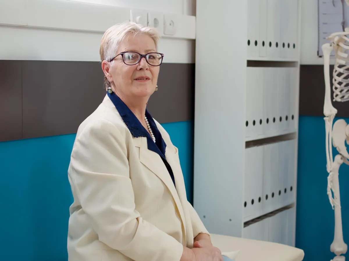 O doctoriță din Germania a dezvăluit cât câștigă pe lună: „Aproape că mi-e rușine”. Se apropie de pensie