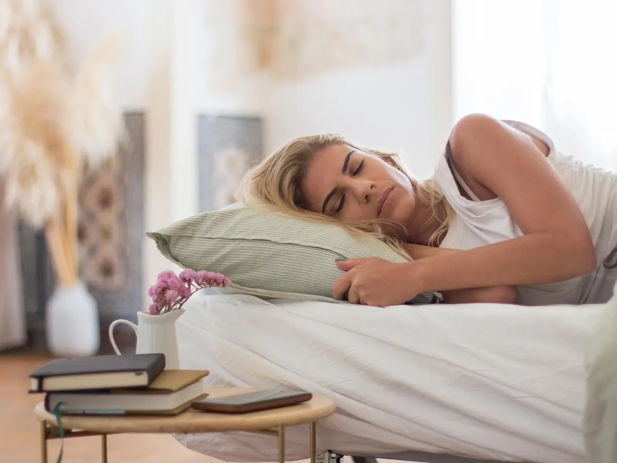 De câte ore de somn pe noapte au nevoie femeile? Nu este la fel ca la bărbați. Apar probleme hormonale