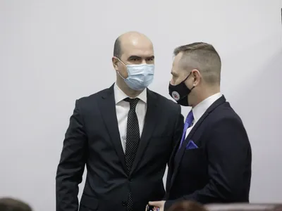 Vlad Florentin Drinceanu si Cosmin Constantin Barbalau, consilieri PSD, participa la sedinta de consiliu local la primaria sectorului 4 din Bucuresti, / Inquam Photos / George Călin