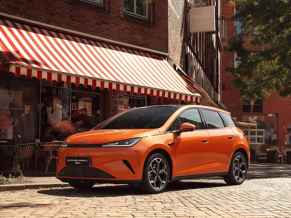 Cu se laudă cea mai ieftină mașină plug-in hybrid de pe piață, la sub 22.000 €? E cât Dacia Sandero