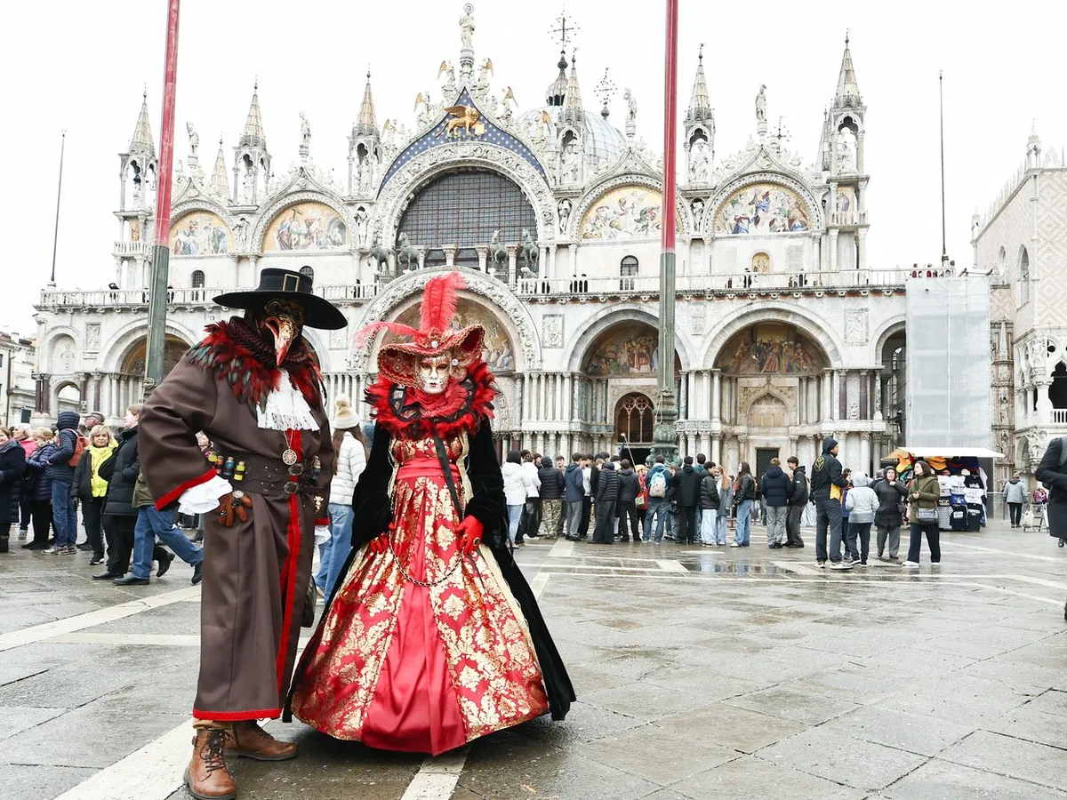 Veneția se scufundă. Se ia în calcul relocarea unor părți din „Orașul plutitor”. Situația e tot mai gravă