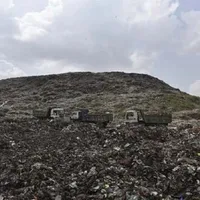 VIDEO Unde se află „Everestul gunoaielor - Foto: odditycentral.com