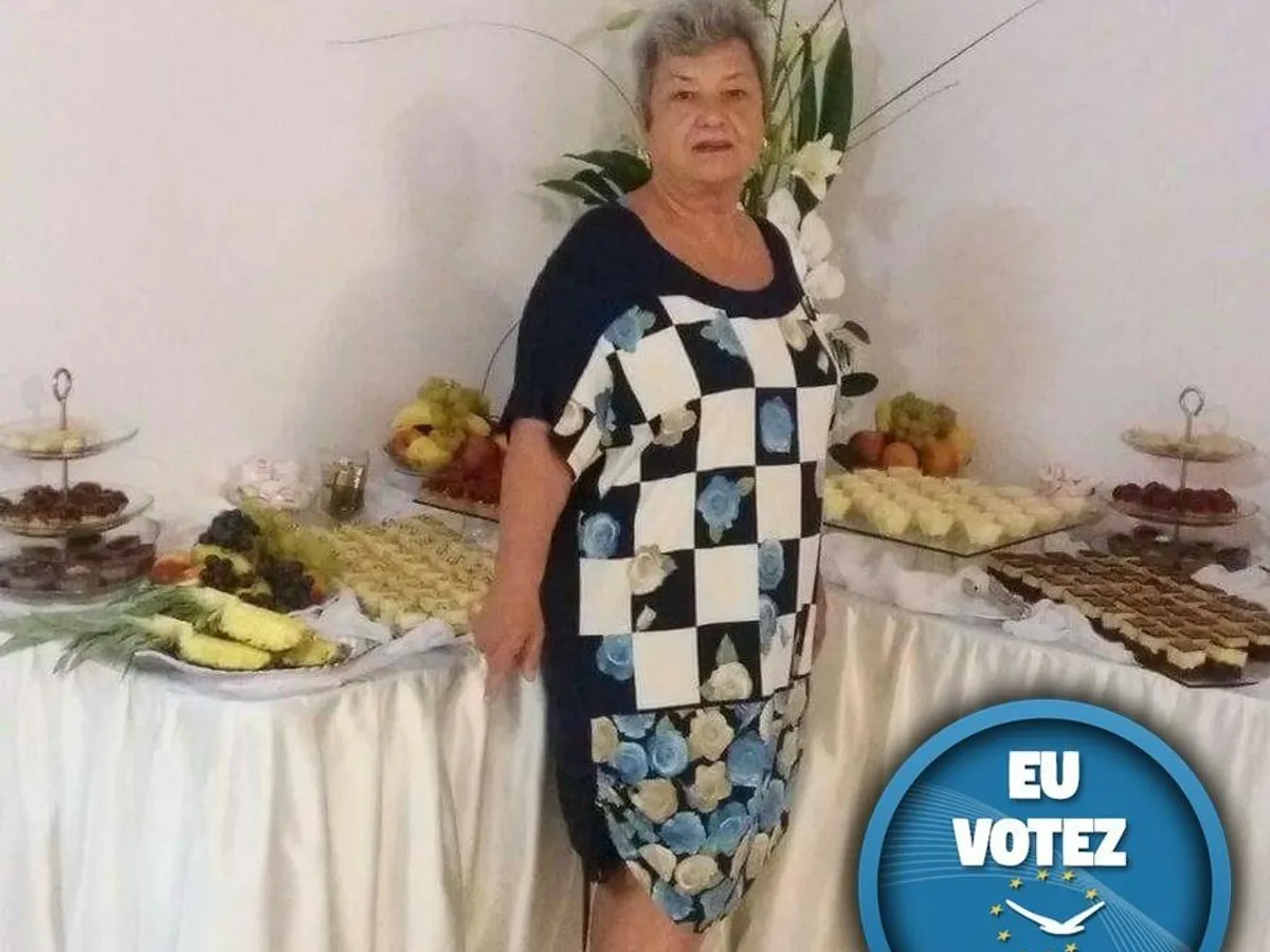 Zoe Ghinescu cu niște unii de la ALDE, inclusiv Teddy mână iute/FOTO: facebook.com