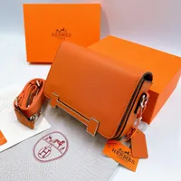Criză? Pe piața produselor de lux, Hermes a crescut cu 17% în 2024. O poșetă costă și peste 10.000 $ - Foto: pexels.com/Nhung Tran