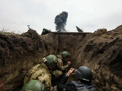 Război, ziua 61: 13 tancuri rusești și 3 avioane, doborâte la Donețk. Asediul continuă în Mariupol / Cartierul general al forțelor ucrainene