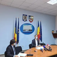 Iulian Dumitrescu, în conferință de presă. Sursa: Facebook
