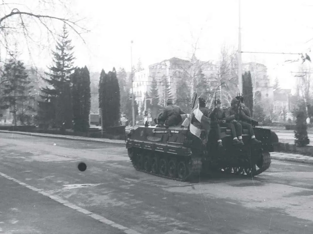 Mama unui copil ucis în 1989 și-a dat foc în Poiana Brașov, de Ziua Eroilor, în semn de protest față de tergiversarea Dosarului Revoluției - Foto: newsbv.ro - Imagine cu rol ilustrativ