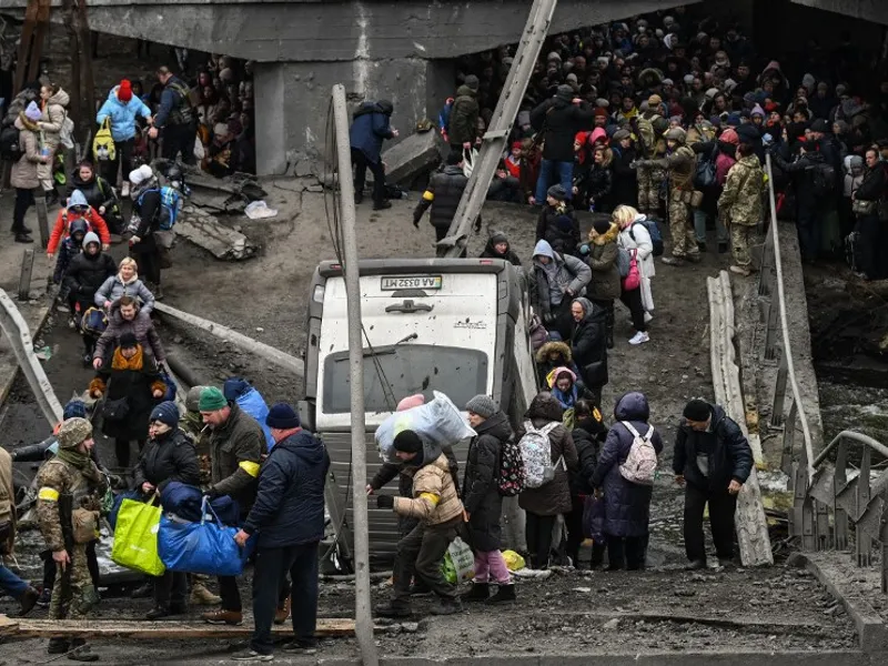 Aproximativ 150.000 de persoane, evacuate prin coridoare umanitare din calea războiului din Ucraina. / Foto: newsnpr.org