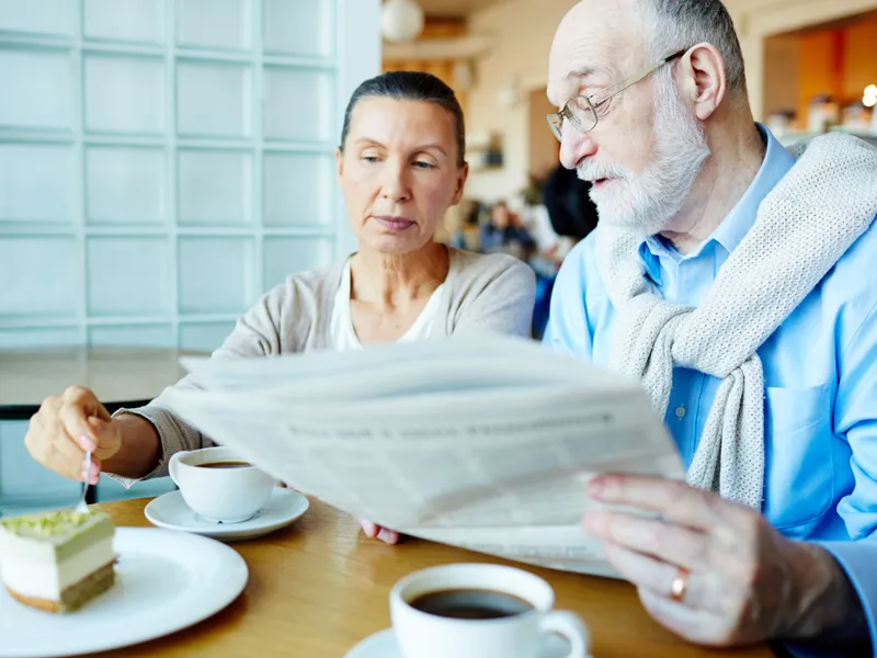Foto: Pensionarii cu anumite venituri vor primi mai puțini bani la pensie în august. Două milioane de români vor fi afectați Sursa: Freepik