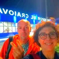 Cei doi italieni care au încurcat Cracovia cu Craiova spun că se simt bine în România - Foto: Facebook/ Aeroportul Internațional Craiova