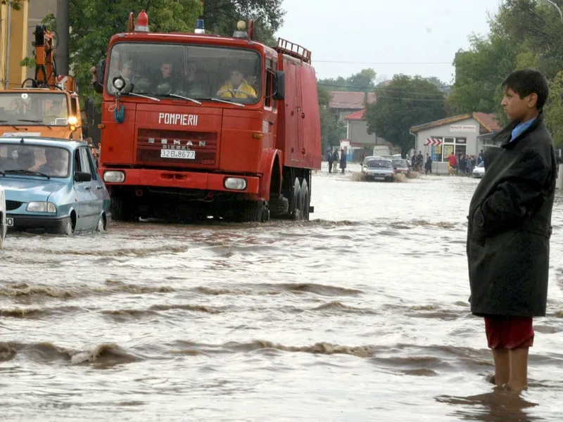 Mobilizare Apa Nova în fața eventualelor acumulări de apă din București: echipele, gata să intervină - FOTO: Profimedia(imagine cu rol ilustrativ)