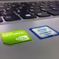 Laptop cu tehnologie Nvidia - Foto: Wallpaper Flare