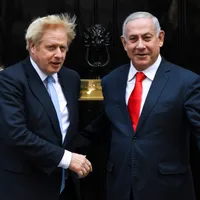 Johnson susține că Netanyahu i-a plantat un dispozitiv de ascultare în baia personală  - Foto: Profimedia Images (imagine cu caracter ilustrativ)