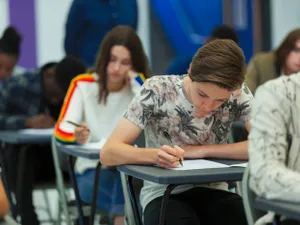 Evaluarea Națională 2025. Elevii de clasa a VIII-a susțin miercuri proba la matematică - Foto: Profimedia images