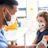Vaccinul anti-COVID Pfizer, autorizat în SUA și pentru copiii de la 12 ani în sus. / Foto: livescience.com