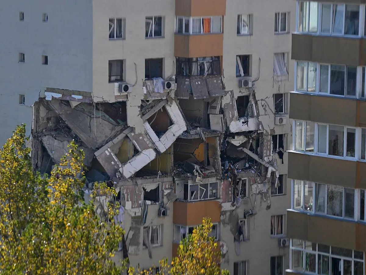 Sunt din nou scurgeri de gaze în zona blocului care a fost distrus în Rahova