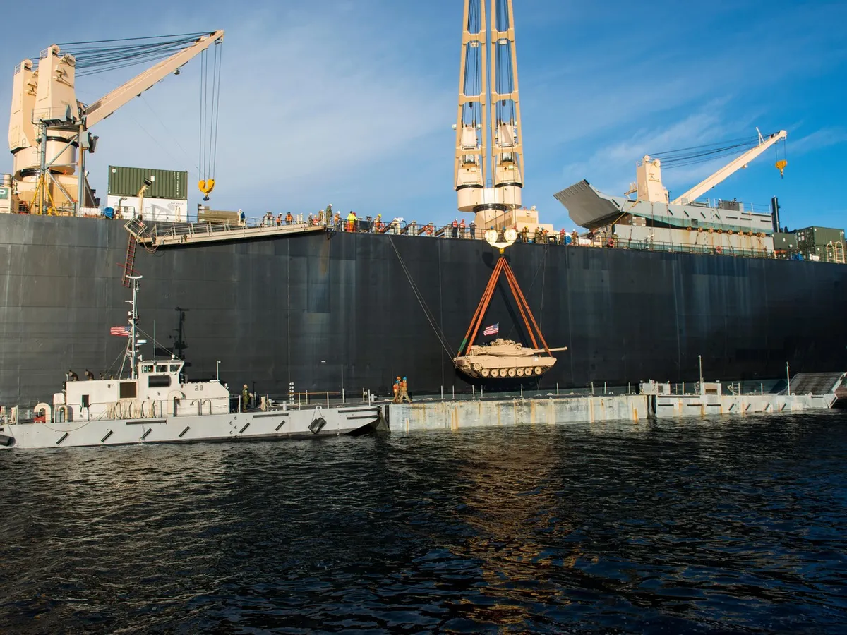 Dunărea oferă un coridor de transport avantajos pentru blindate grele - Foto: Profimedia Images (imagine cu rol ilustrativ)