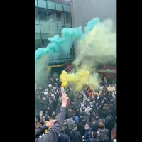 Fanii lui United au creat haos la protestele împotriva patronilor