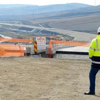 „Autostrada blestemată”: La 20 de ani de la prima lopată, nu e gata. Și mai durează câțiva ani - Foto: INQUAM PHOTOS / Mircea Rosca - Rol ilustrativ