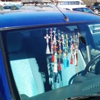 Amendă uriașă pentru șoferii care își obturează parbrizul cu obiecte. E vizat și suportul de telefon - Foto: Virginradio.ro