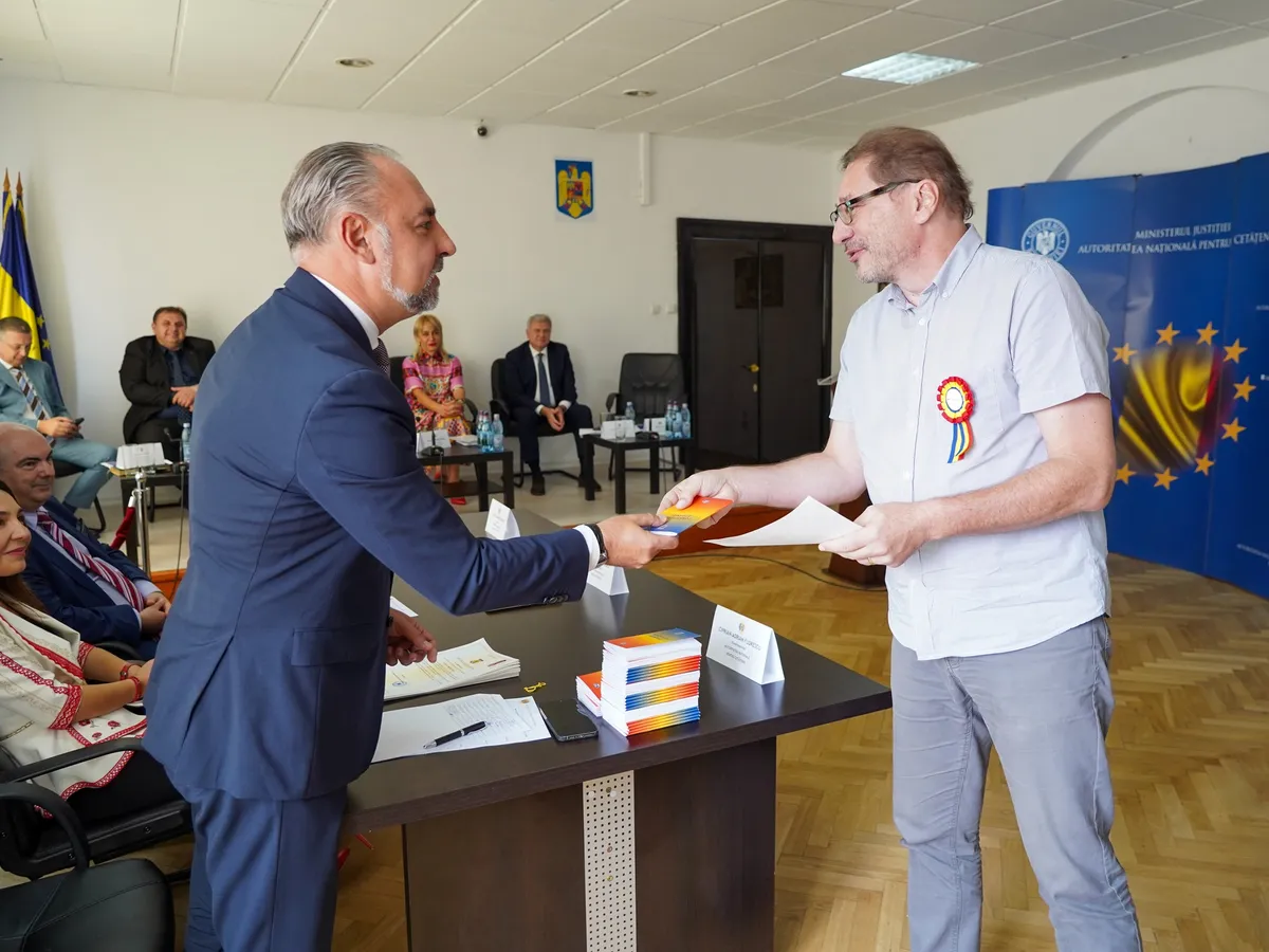 Șefi la Autoritatea pentru Cetățenie; 8.000 lei spor stres, 1.500 lei condiții grele. Salariu: 6000€ - Foto: FB / Autoritatea pentru Cetățenie