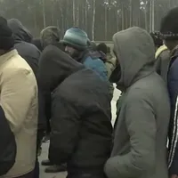 Aproape 2.000 de migranți sunt la frontiera Belarusului cu Polonia. FOTO: Captură video