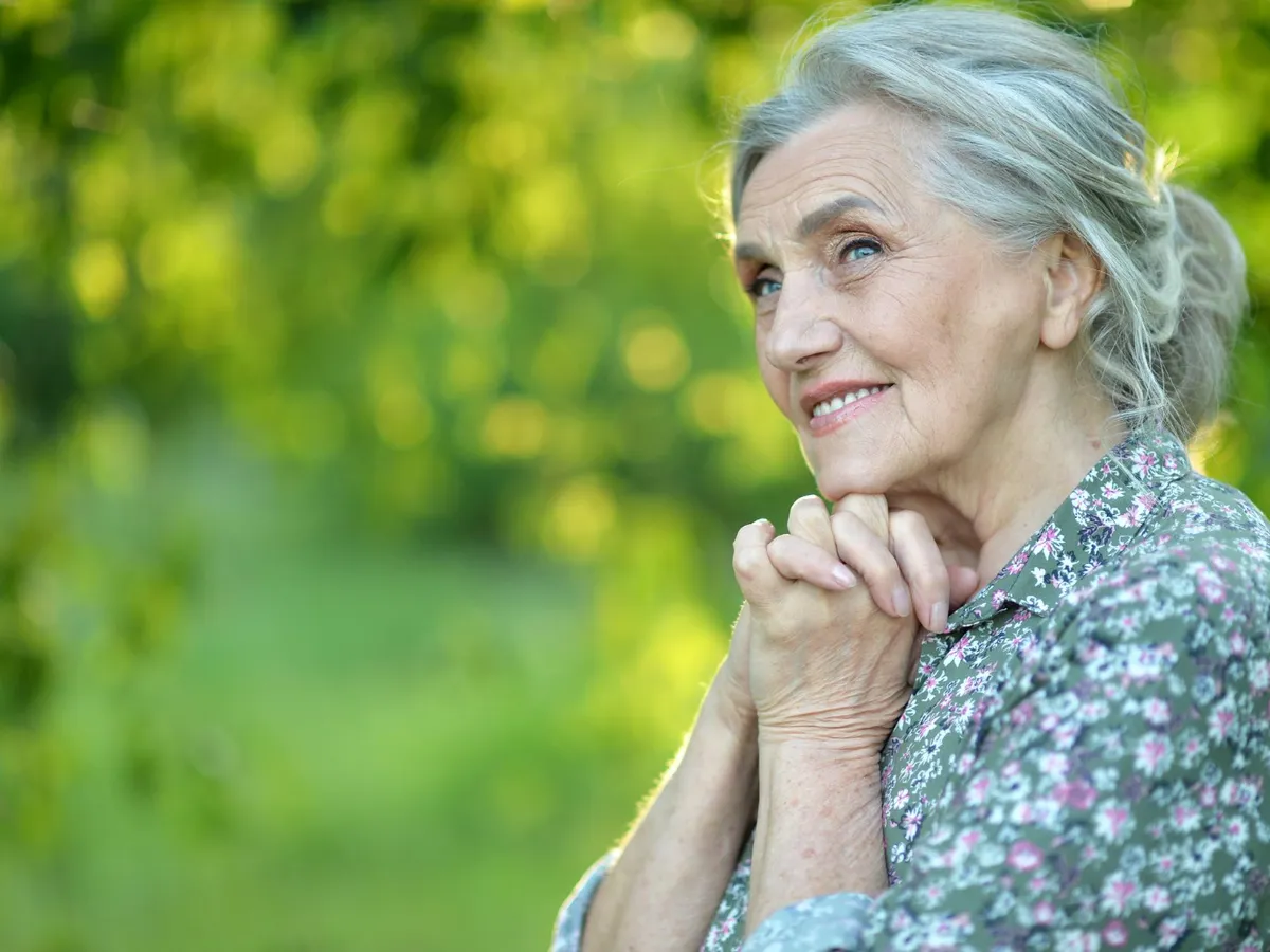 Pensionară la pensie - Foto: Magnific