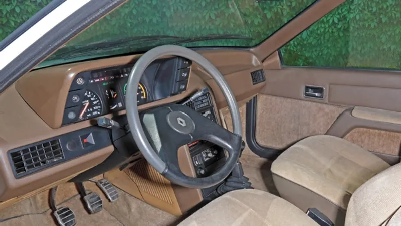 Renault-ul Fuego al fiicei lui Ceaușescu. / Foto: Artmark