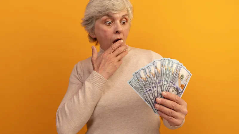 Pensionar cu 5.000 lei pensie la recalculare după doar 29 de ani lucrați. Ce bani ia în plus? - Foto: Freepik