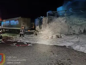 Doi șoferi de TIR, răniți de bombardamentele Rusiei la granița României cu Ucraina de la Isaccea - Foto: OVA Odesa