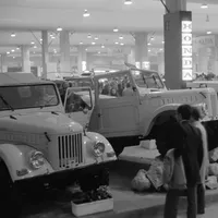 Aro M461 facelift, prezentat la Salonul de la Paris din 1971, alături de cele mai tari mașini. - Foto: captură video/Facebook