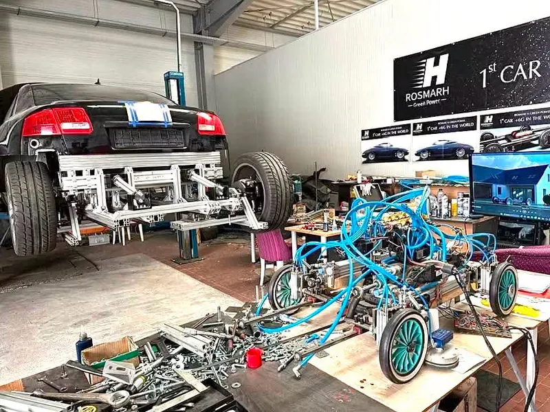 Un b&acirc;rlădean lucrează la mașina viitorului. A făcut un Audi A8 care merge cu aer. Nu consumă carburant - Foto: Facebook / Autoritatea Națională pentru Cercetare