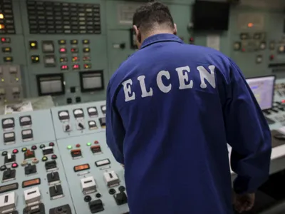 Operator de sistem Elcen la CET Grozăveşti - Foto: INQUAM PHOTOS/Octav Ganea