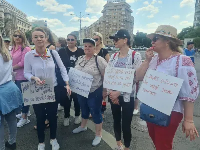 Profesorii nu se grăbesc să încheie greva FOTO: FSLI