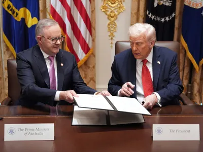 Donald Trump semnează un acord pentru pământuri rare - Foto: Profimedia Images