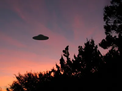 VIDEO Pentagonul a publicat noi documente despre OZN-uri. Relatări inedite despre „sfere” misterioase observate pe cer