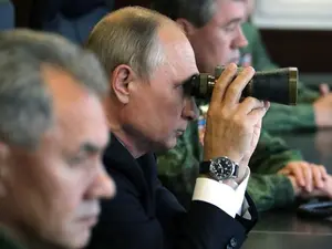 Vladimir Putin a fost adesea fotografiat purtând ceasuri ale unor mărci de prestigiu. / Foto: mirror.co.uk