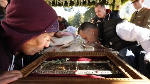 Pelerinajul începe mâine. Racla Sfintei Parascheva poate fi sărutată/FOTO: ziaruldeiasi.ro