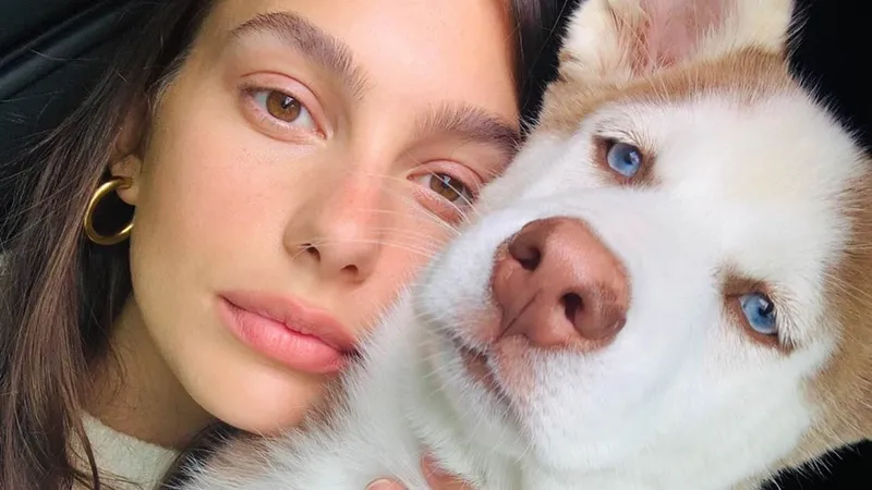 Camila Morrone și cățelușa Sally-Foto: Instagram