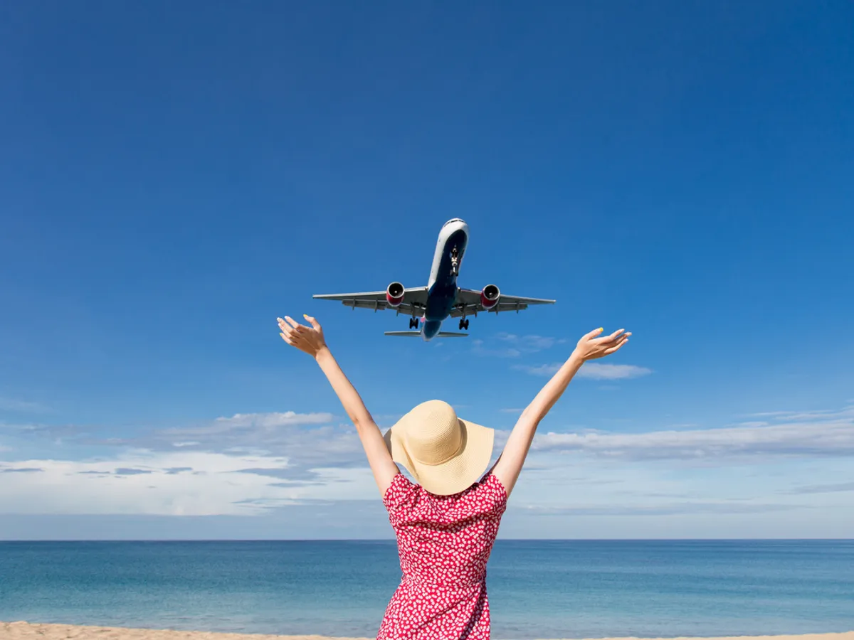 Vacanță cu avionul - Foto: magnific.com (Imagine cu rol ilustrativ)