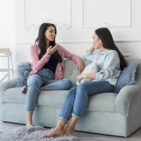 Pantaloni clopot, pantaloni țigară sau blugi skinny - ce pantaloni de damă se poartă în acest sezon?
