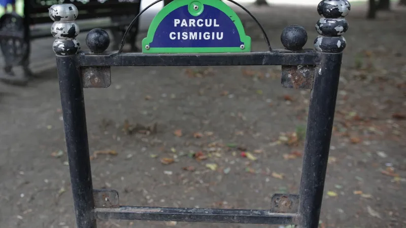 Strategie? Cișmigiul e lăsat de izbeliște, protejații USRPLUS vor să-l ia în administrare pe ONG/FOTO: Inquam Photos/Octav Ganea